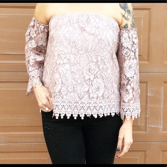 Off the shoulder shirt - Picture 1 of 2